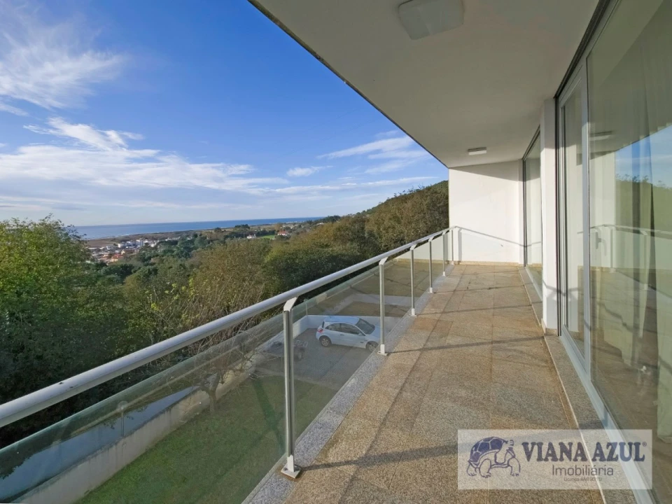 Moradia T5 para Venda em Areosa Foto 3