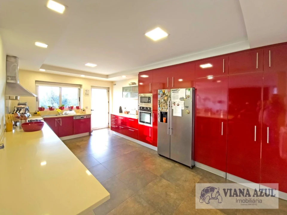 Moradia T5 para Venda em Areosa Foto 4