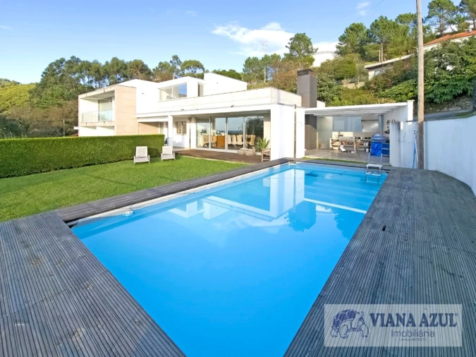 Moradia T5 para Venda em Areosa