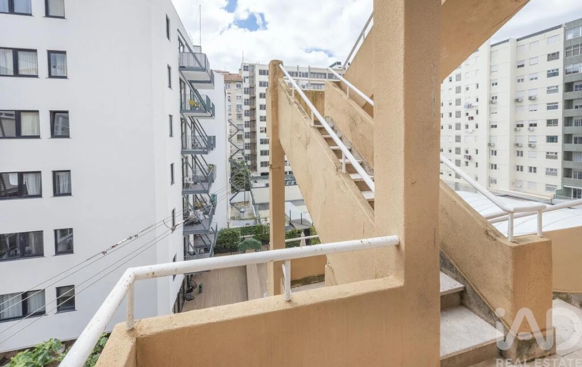 Apartamento T3 para Venda em Avenidas Novas Foto 30