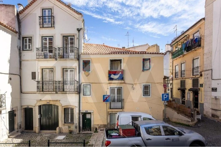 Apartamento T1 para Arrendamento em Santa Maria Maior Foto 12