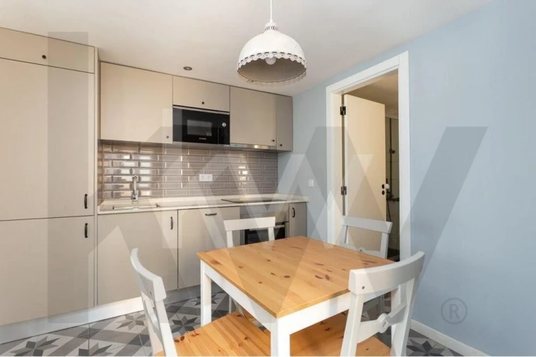 Apartamento T1 para Arrendamento em Santa Maria Maior Foto 5