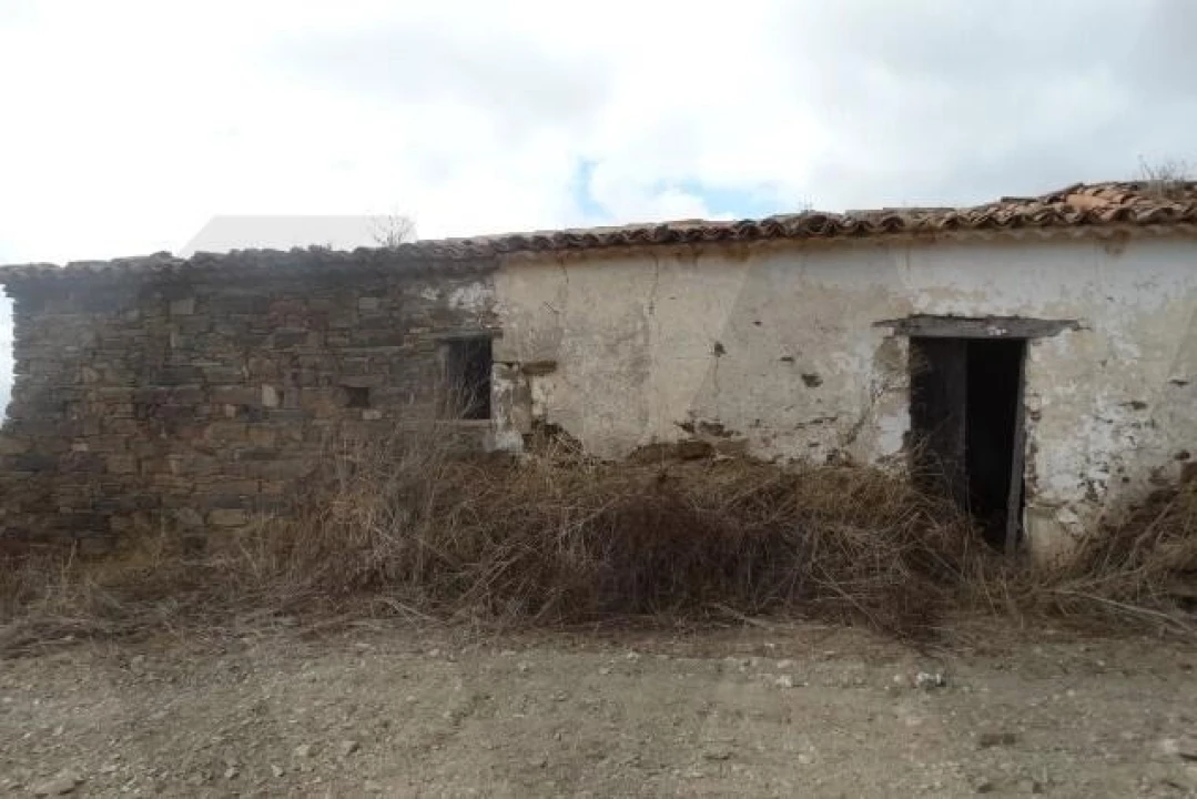 Terreno para Venda em Santana da Serra Foto 2
