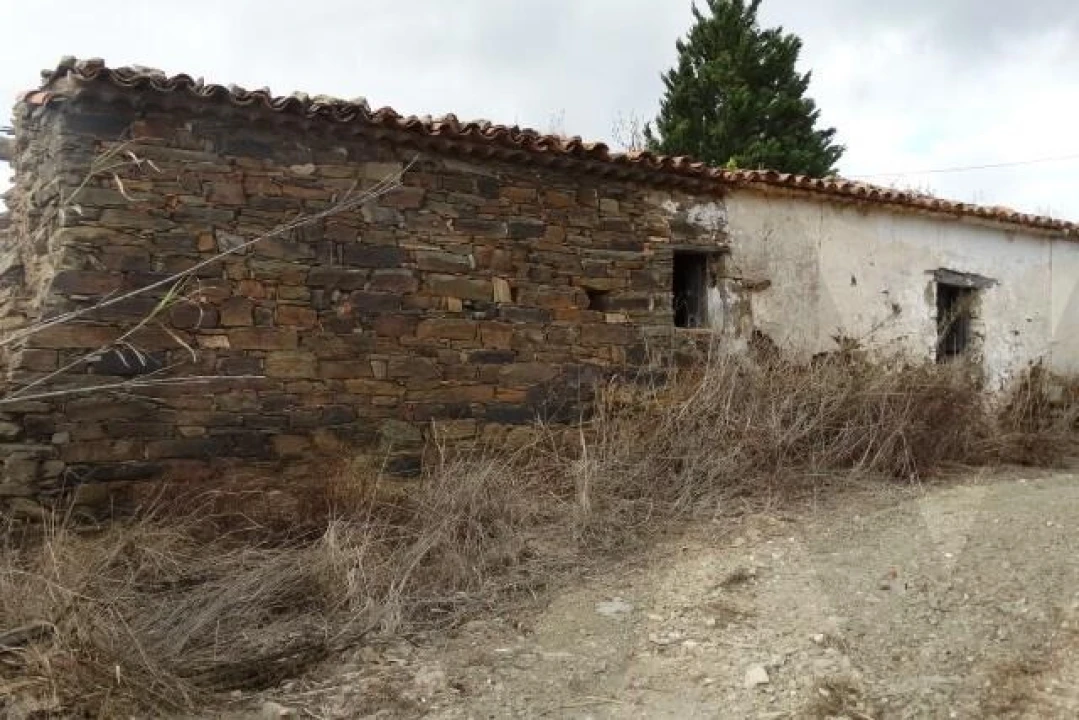Terreno para Venda em Santana da Serra Foto 1