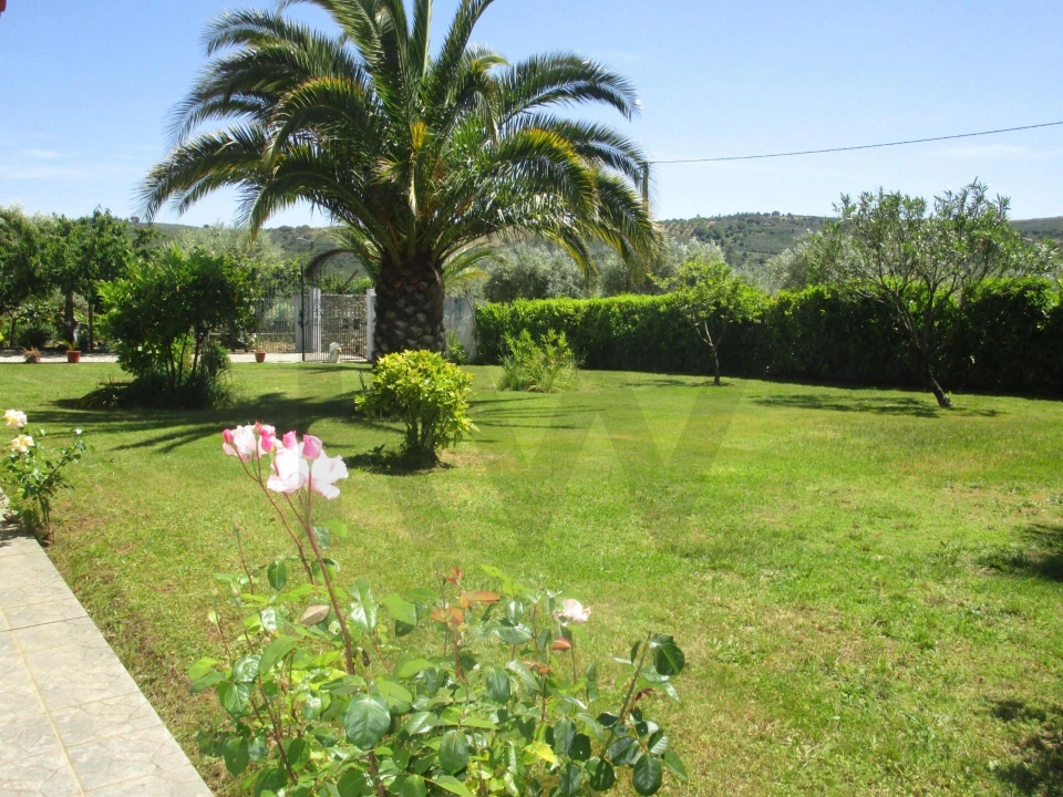 Moradia T5 para Venda em Chacim Foto 7