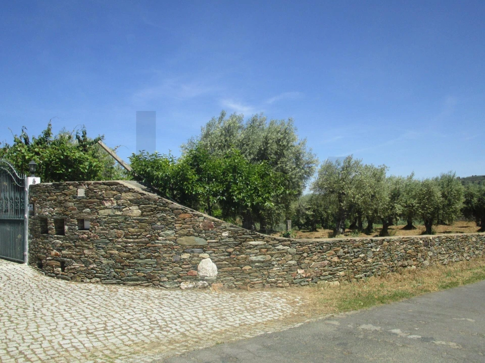 Moradia T5 para Venda em Chacim Foto 18