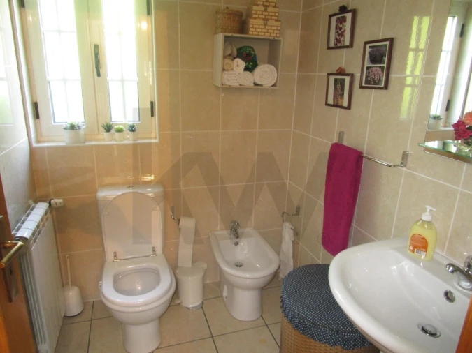 Moradia T5 para Venda em Chacim Foto 34