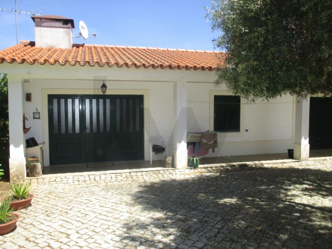 Moradia T5 para Venda em Chacim Foto 26