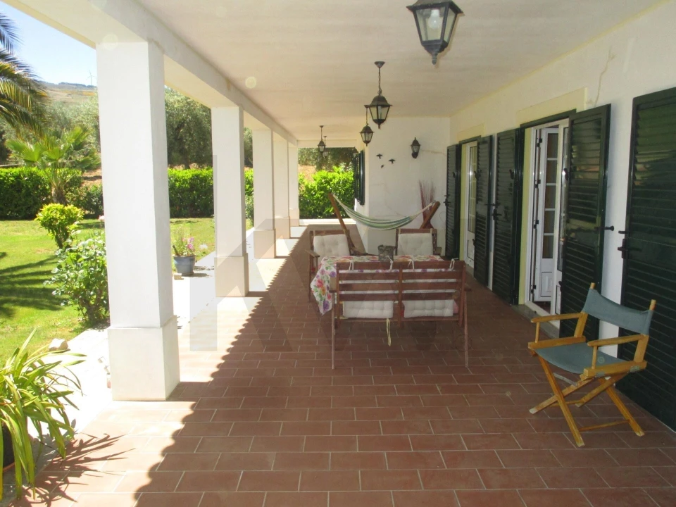 Moradia T5 para Venda em Chacim Foto 59