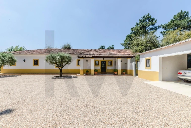 Moradia T4 para Venda em Azeitão (São Lourenço e São Simão) Foto 1