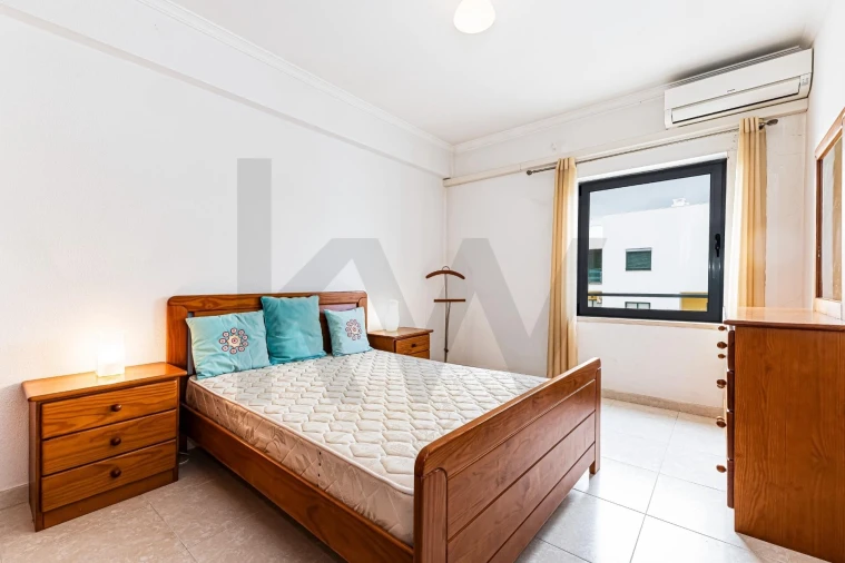 Apartamento T2 para Arrendamento em Armação de Pera Foto 13