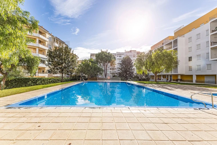 Apartamento T2 para Arrendamento em Armação de Pera Foto 24