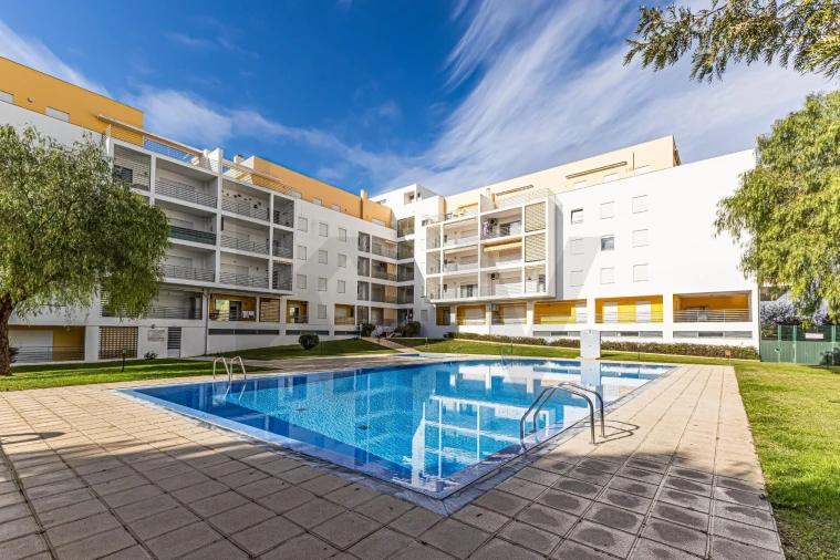 Apartamento T2 para Arrendamento em Armação de Pera Foto 19