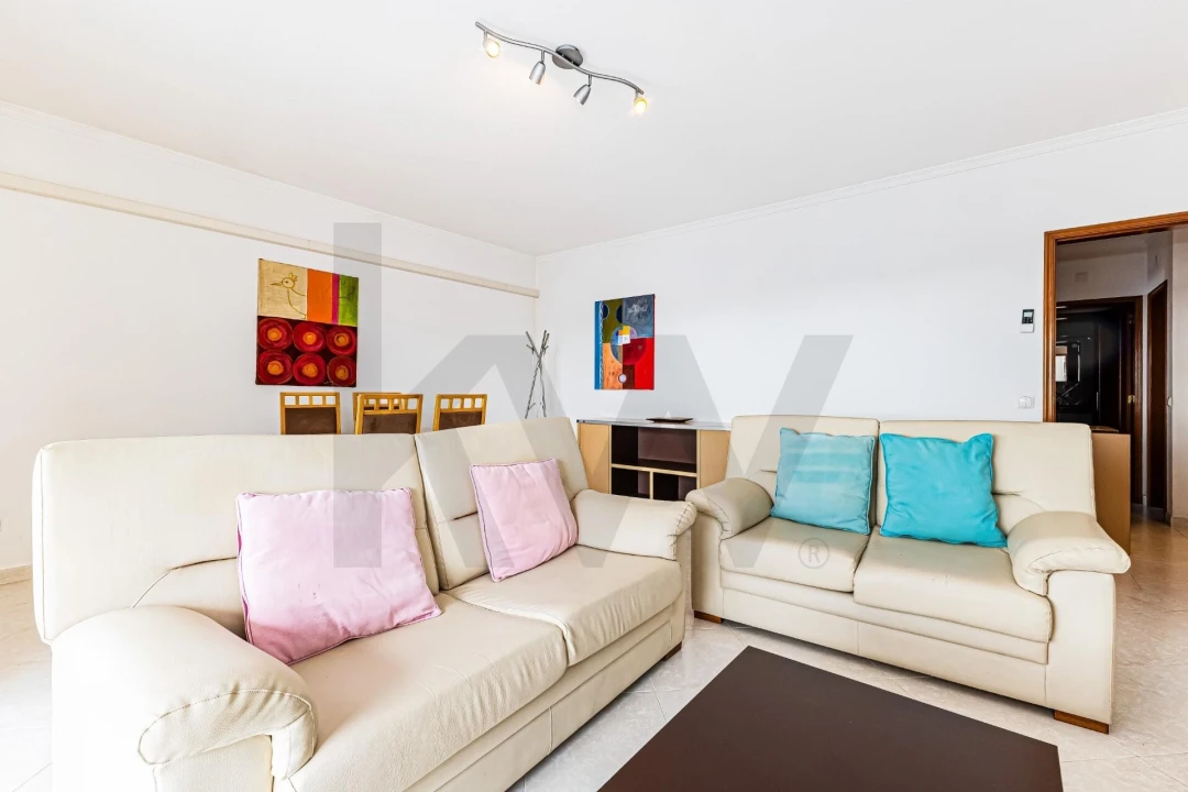 Apartamento T2 para Arrendamento em Armação de Pera Foto 3