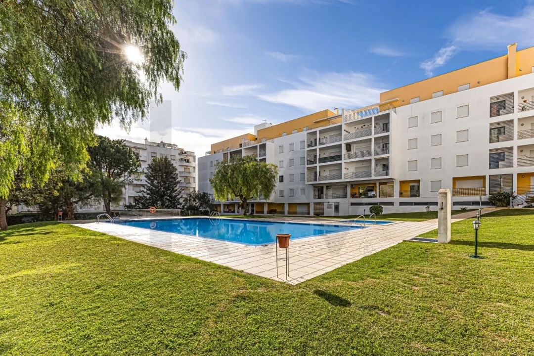 Apartamento T2 para Arrendamento em Armação de Pera Foto 20