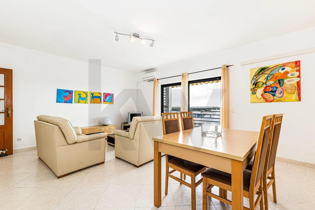 Apartamento T2 para Arrendamento em Armação de Pera Foto 5