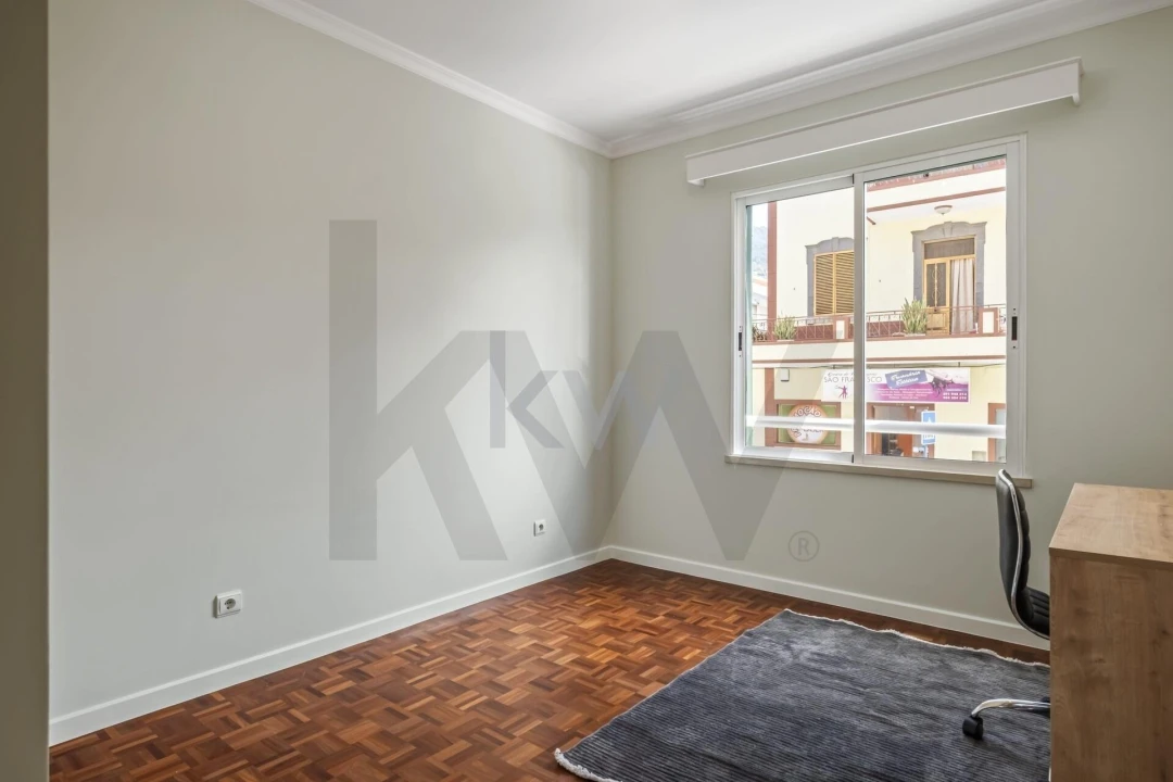 Apartamento T3 para Arrendamento em Estreito de Camara de Lobos Foto 19