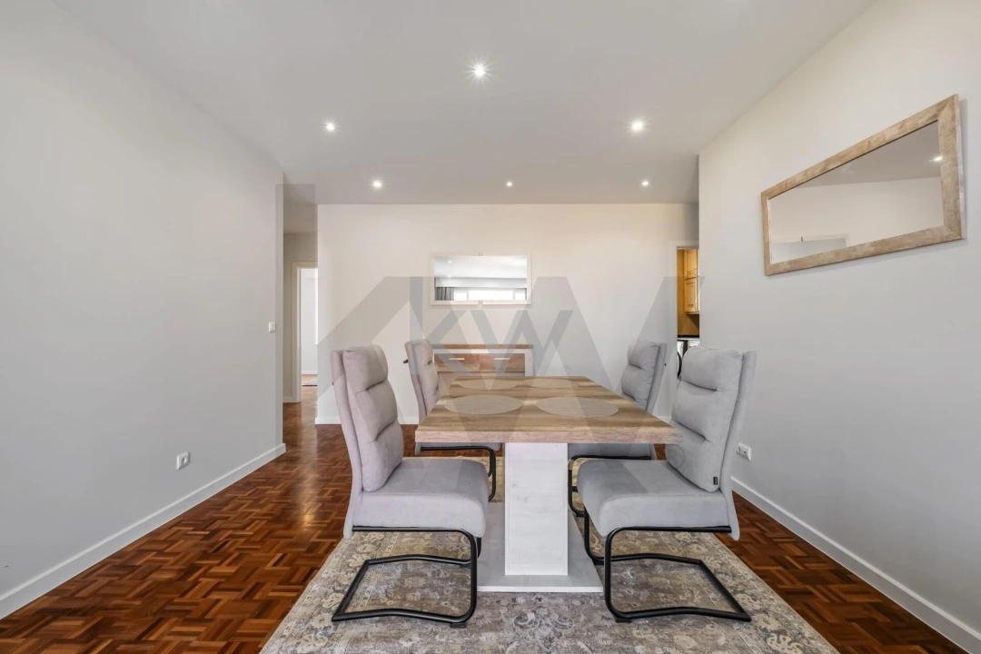 Apartamento T3 para Arrendamento em Estreito de Camara de Lobos Foto 4