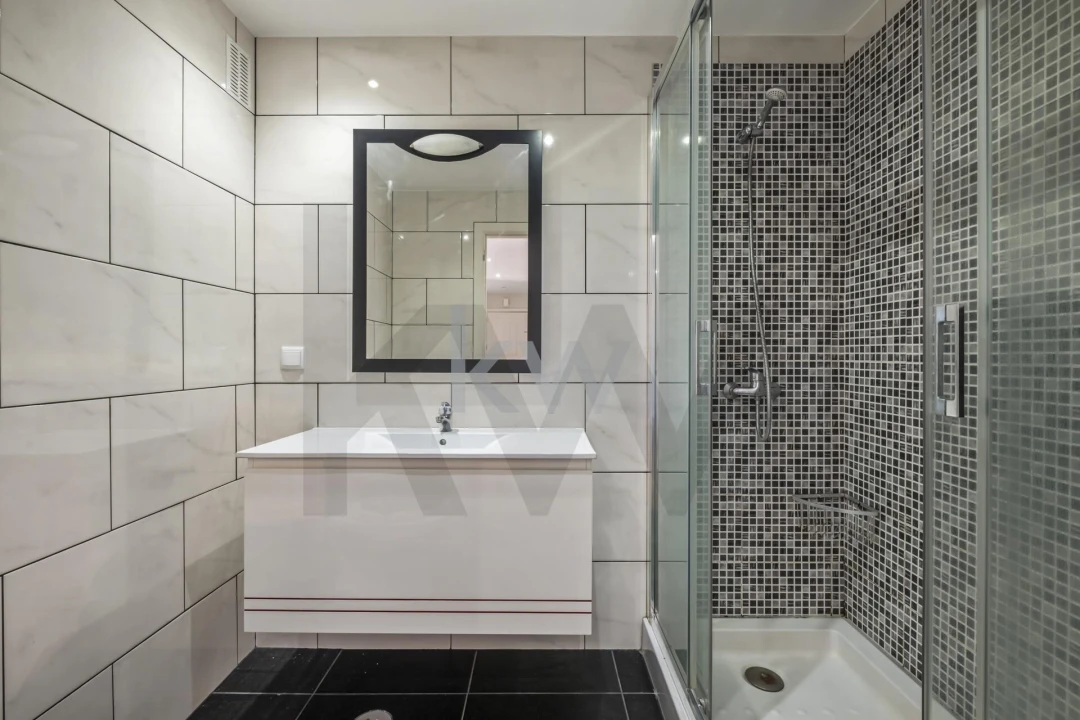 Apartamento T3 para Arrendamento em Estreito de Camara de Lobos Foto 23