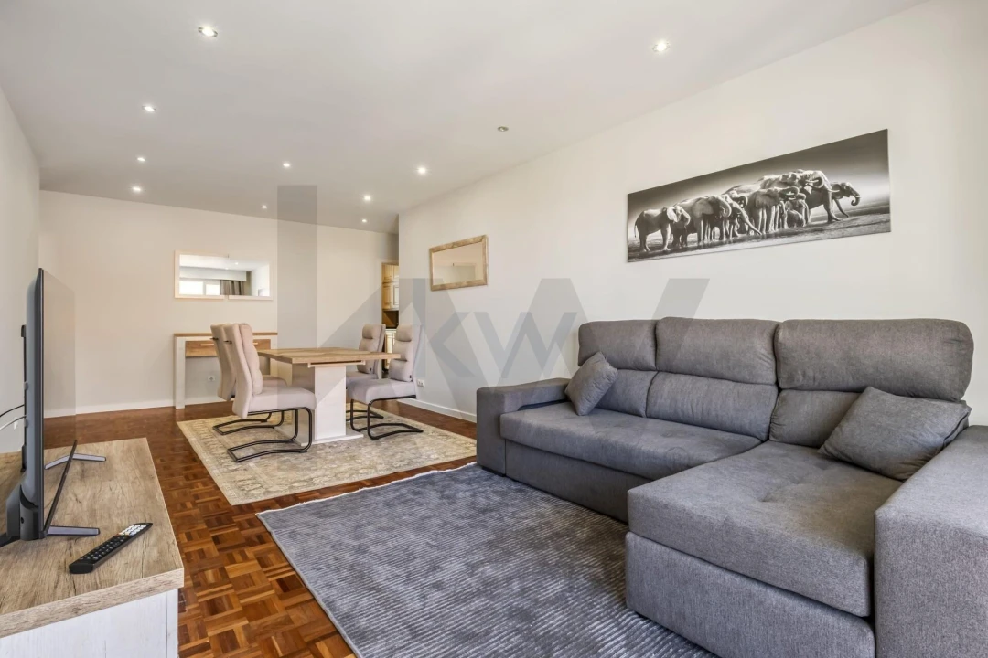 Apartamento T3 para Arrendamento em Estreito de Camara de Lobos Foto 3