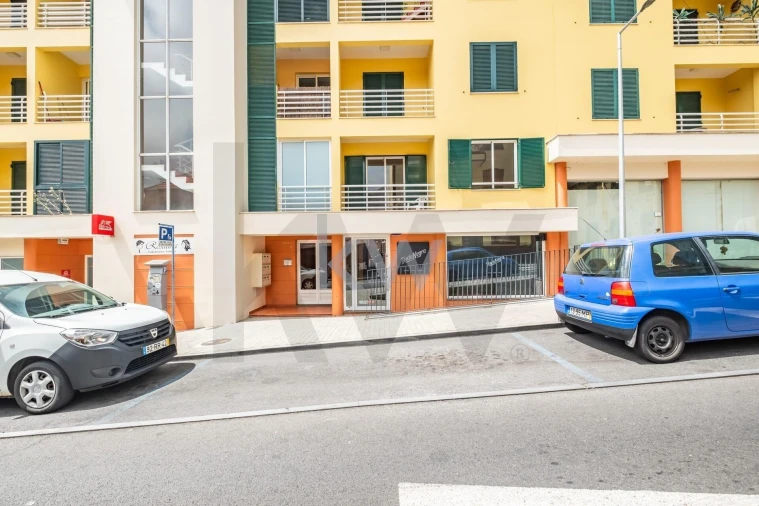 Apartamento T3 para Arrendamento em Estreito de Camara de Lobos Foto 33