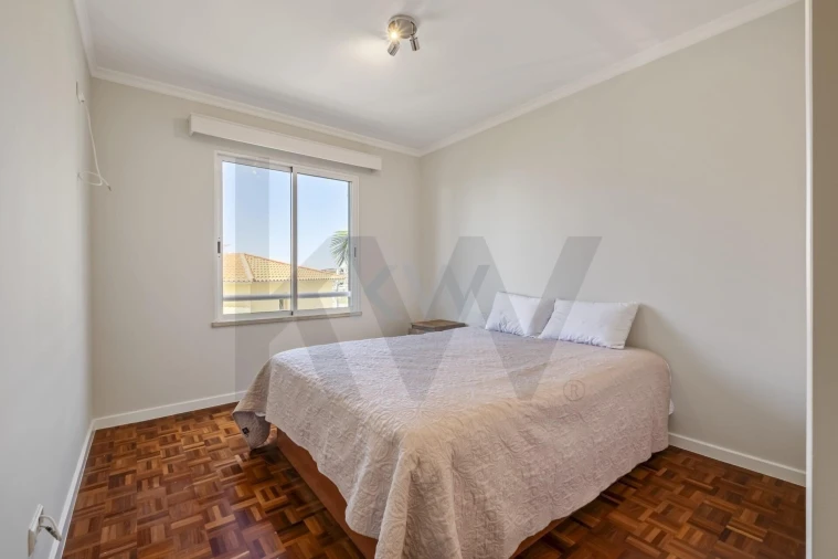 Apartamento T3 para Arrendamento em Estreito de Camara de Lobos Foto 11