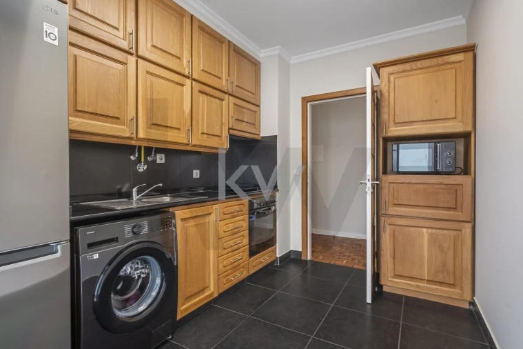 Apartamento T3 para Arrendamento em Estreito de Camara de Lobos Foto 10