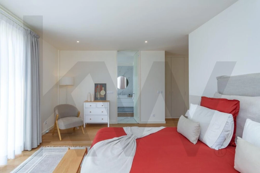 Moradia T4 para Arrendamento em Santo Estêvão Foto 30