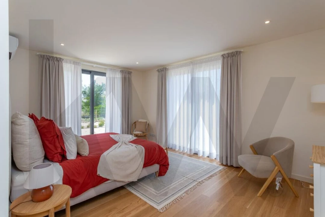 Moradia T4 para Arrendamento em Santo Estêvão Foto 29