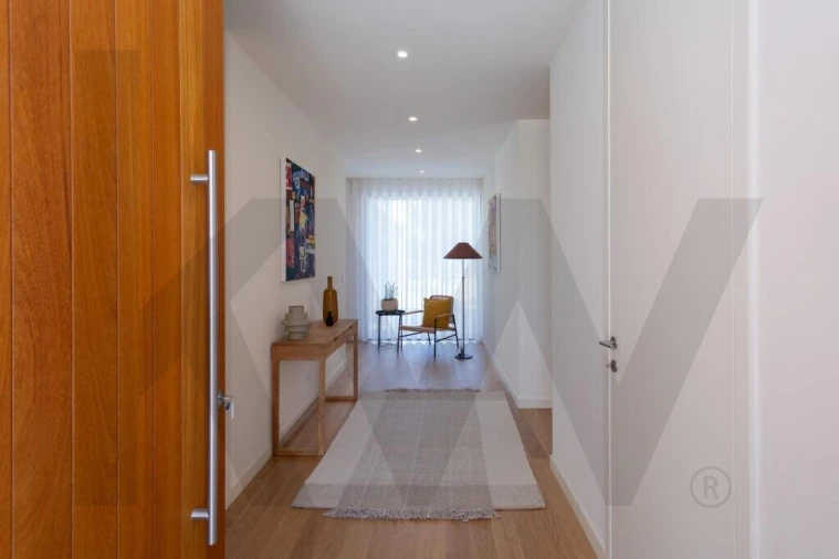 Moradia T4 para Arrendamento em Santo Estêvão Foto 11