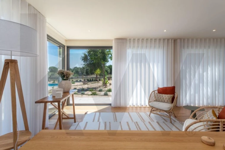 Moradia T4 para Arrendamento em Santo Estêvão Foto 21