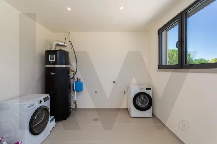 Moradia T4 para Arrendamento em Santo Estêvão Foto 44