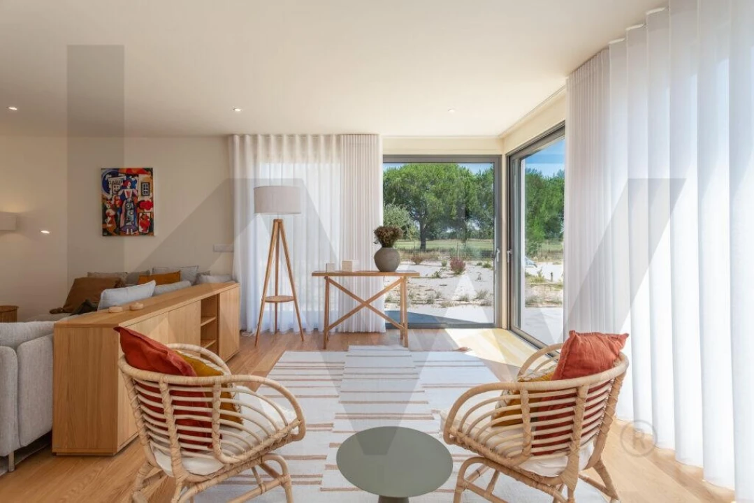 Moradia T4 para Arrendamento em Santo Estêvão Foto 20