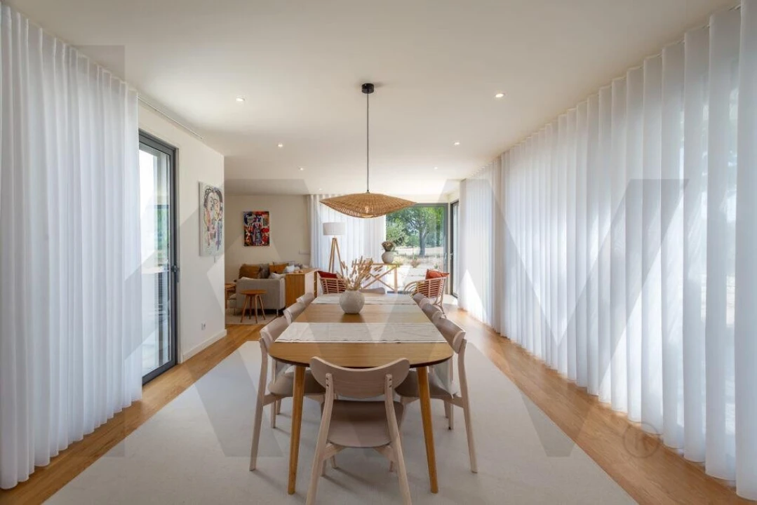 Moradia T4 para Arrendamento em Santo Estêvão Foto 18