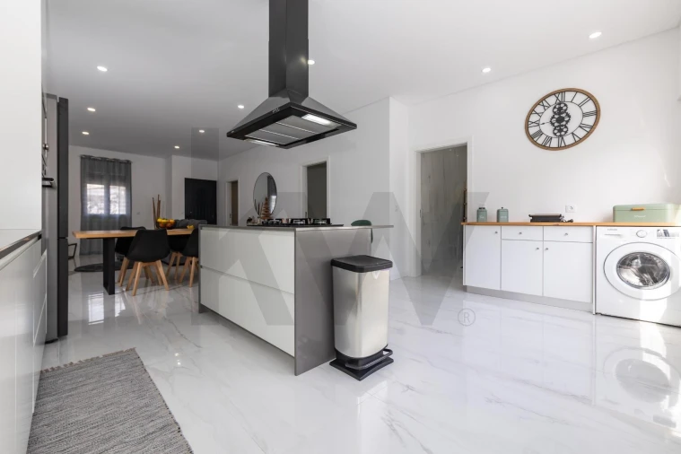 Moradia T2 para Venda em Fajã de Baixo Foto 12