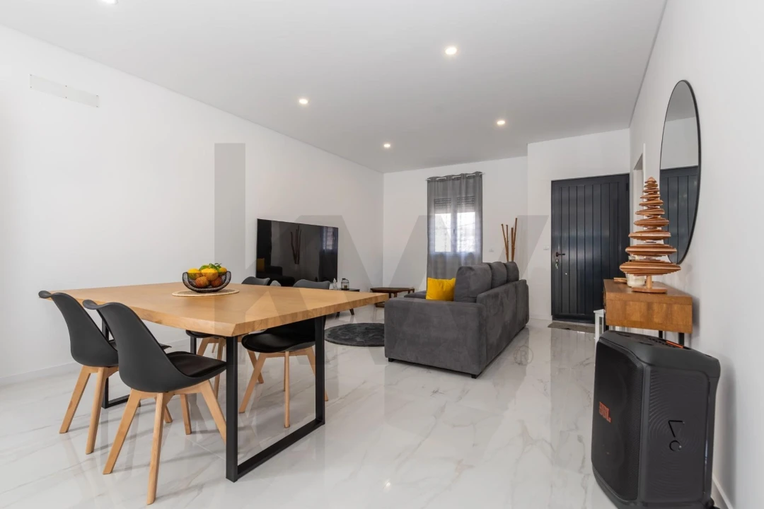 Moradia T2 para Venda em Fajã de Baixo Foto 2