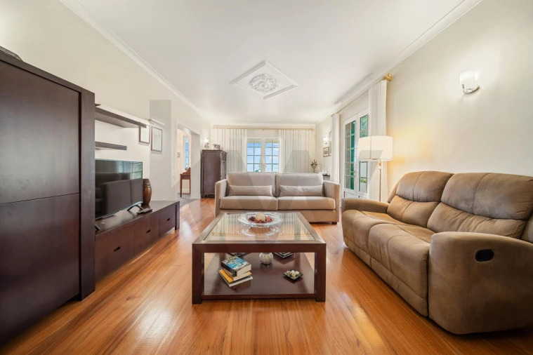 Moradia T4 para Venda em São Martinho Foto 7