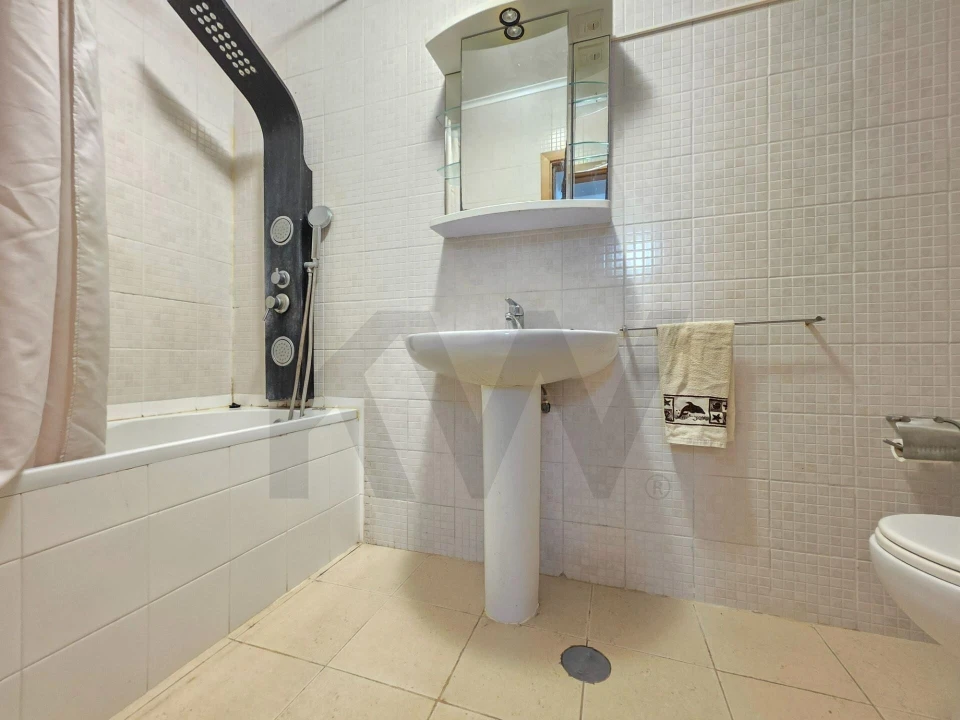 Apartamento T3 para Venda em Arrifes Foto 11