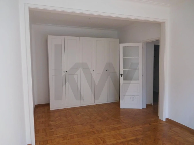 Apartamento T2 para Arrendamento em Areeiro Foto 2