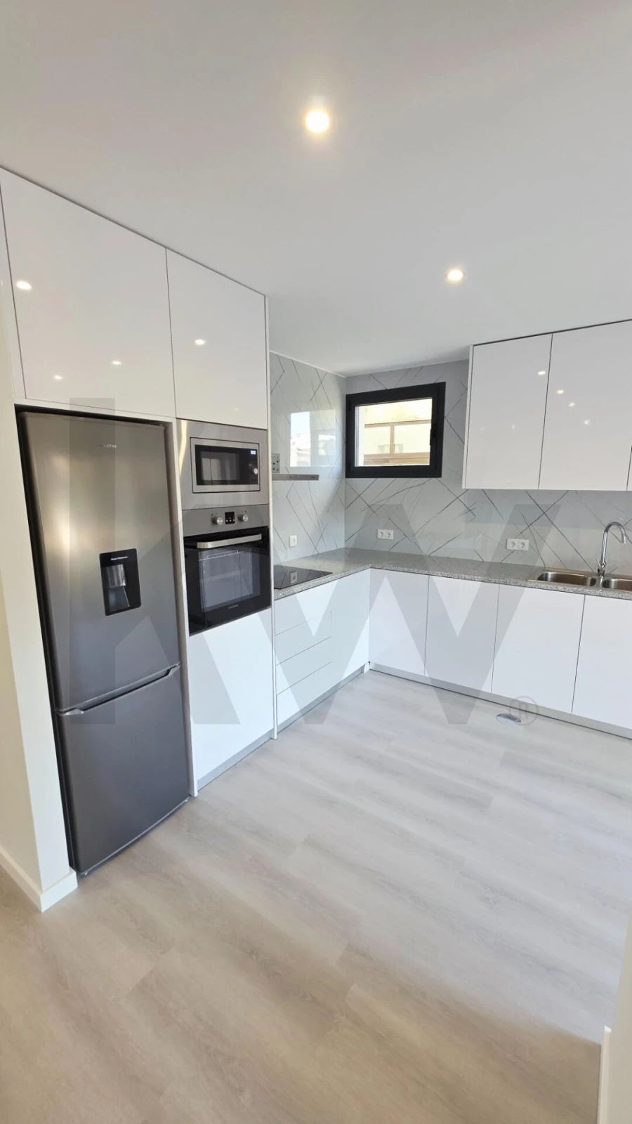 Apartamento T2 para Arrendamento em Paranhos Foto 7