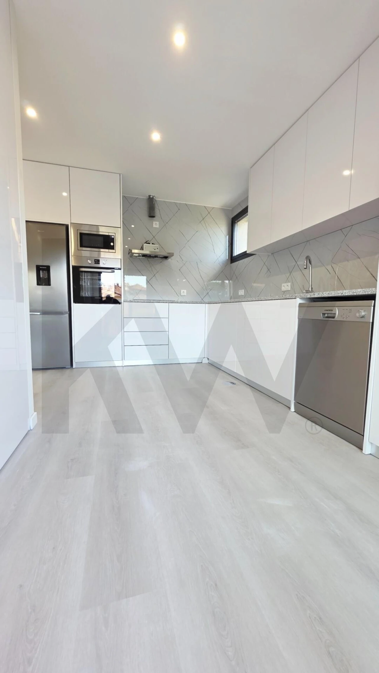 Apartamento T2 para Arrendamento em Paranhos Foto 8