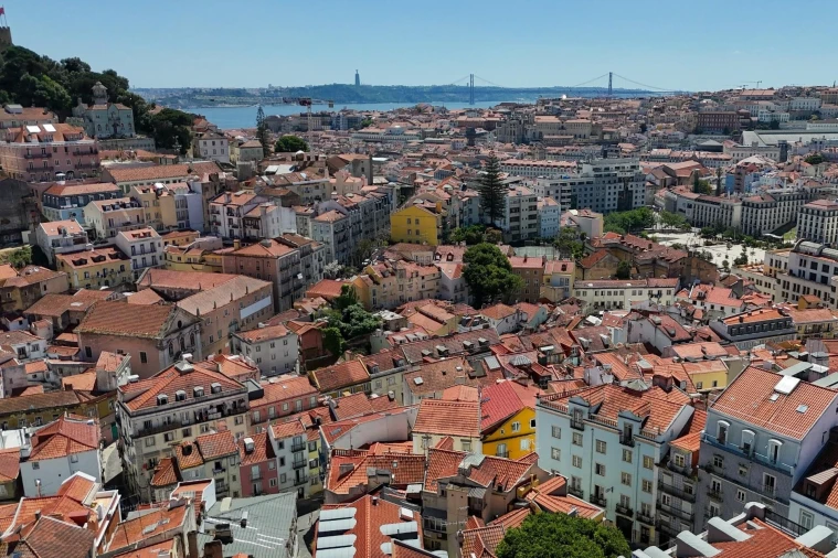 Apartamento T1 para Arrendamento em Santa Maria Maior Foto 28