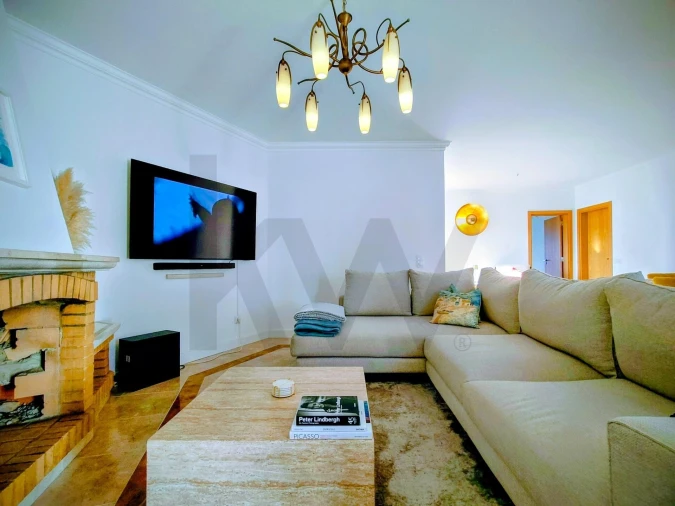 Moradia T4 para Venda em Quelfes Foto 2