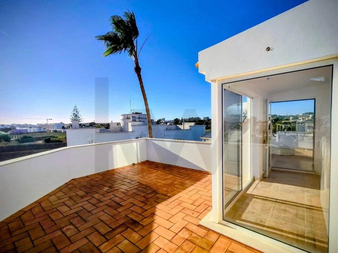 Moradia T4 para Venda em Quelfes Foto 30