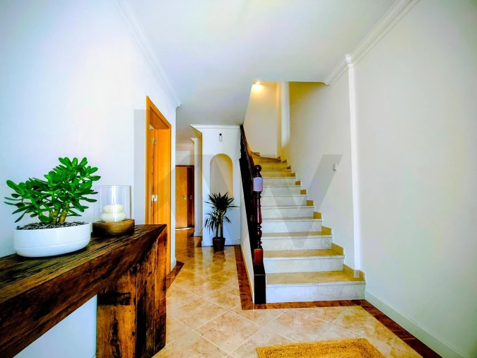 Moradia T4 para Venda em Quelfes Foto 14