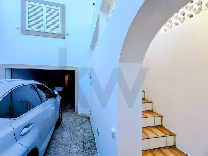 Moradia T4 para Venda em Quelfes Foto 13