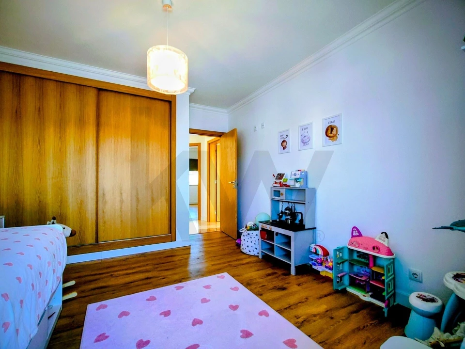 Moradia T4 para Venda em Quelfes Foto 27