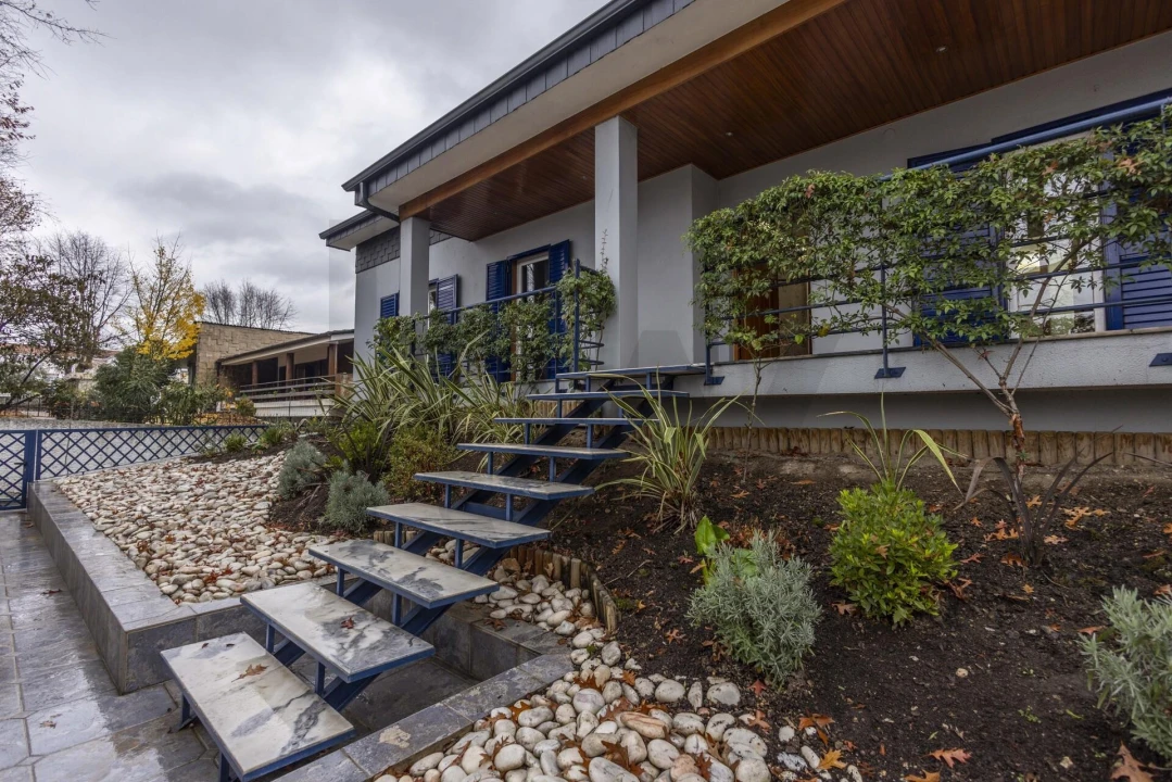 Moradia T4 para Venda em Santa Maria Maior Foto 4