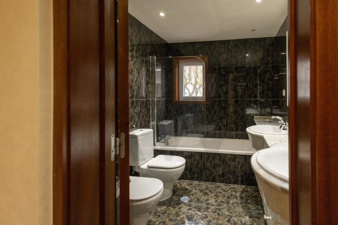 Moradia T4 para Venda em Santa Maria Maior Foto 18