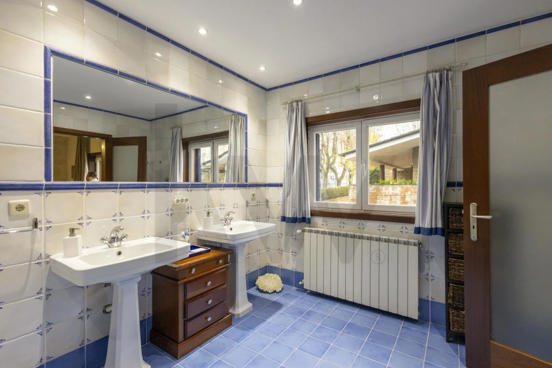 Moradia T4 para Venda em Santa Maria Maior Foto 28